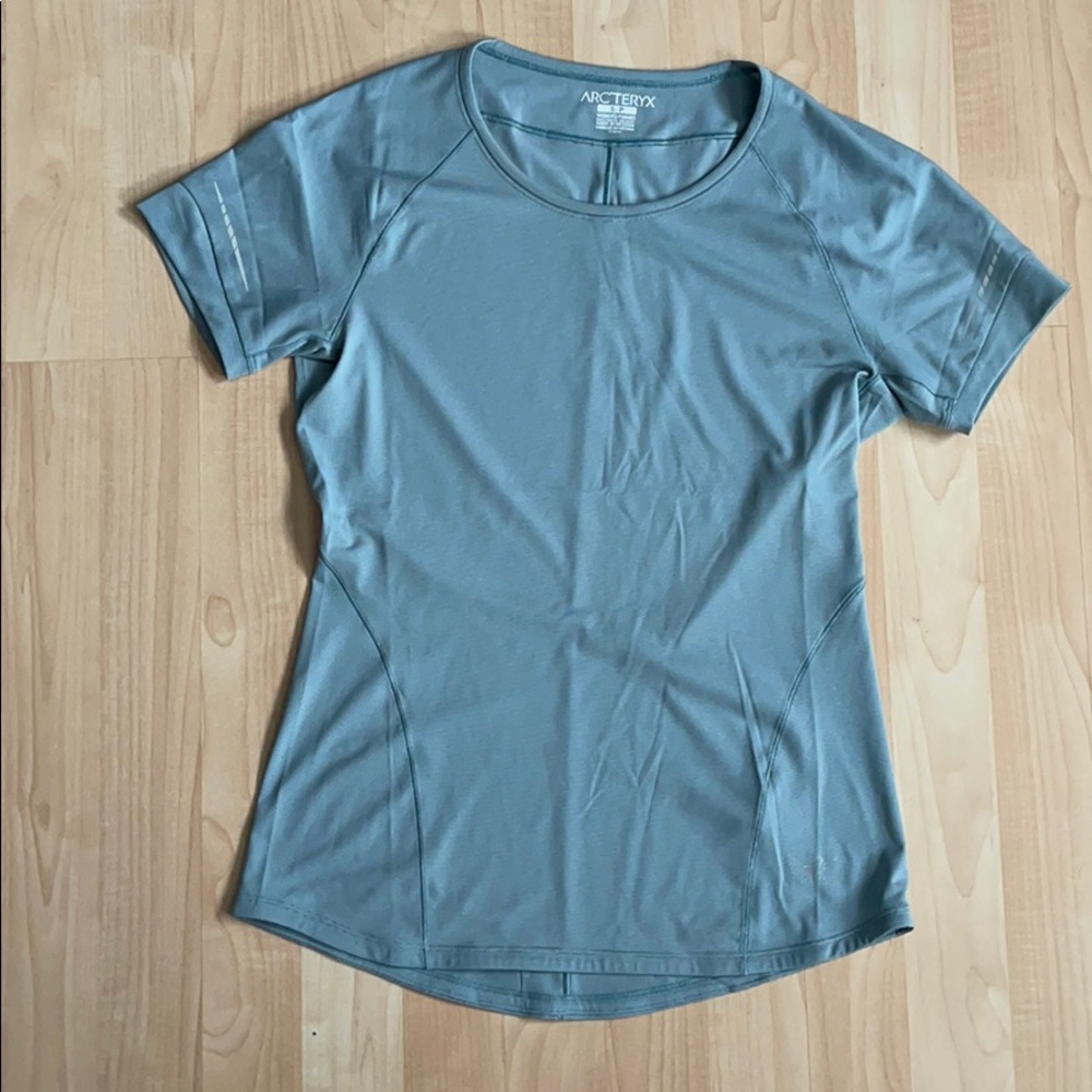 Arc’Teryx Running Top NWOT